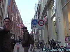 โสเภณีชาวฮอลแลนด์มือสมัครเล่นน่ารักขี่ในวิดีโอที่ร้อนแรง