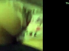 वेश्या माँ अपनी स्टेपडॉटर की गांड को स्टेप करती है।