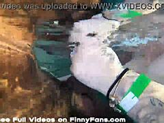 MILF Kendra Kox geeft een blowjob aan een grote zwarte lul onder water