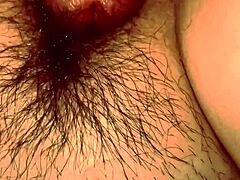 Путката на съпругата се пълни със сперма в горещо видео на MILF