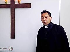 Spowiedzi Sor Raymundas zamieniają się w grzeszne spotkanie z księdzem