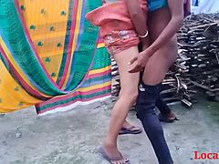 भारतीय गृहिणियां आउटडोर सेक्स एडवेंचर के साथ स्थानीय परिपक्व में एचडी