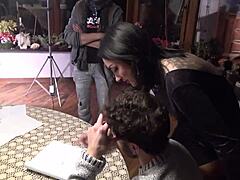 Andy Casanovas v zakulisju na snemanju italijanske zrele zvezde Giulie Lagherte