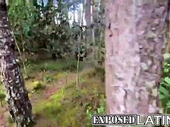 En tysk milf blir knullad av en stor kukad granne i skogen