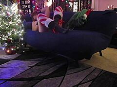 रेडहेड हॉटवाइफ स्टेफिस क्रिसमस ईव 2 डबल योनि आनंद के साथ योनि नृत्य करती है