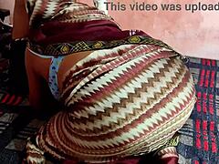 En indisk stedmor dominerer sin stedsøn i en dampende chudai