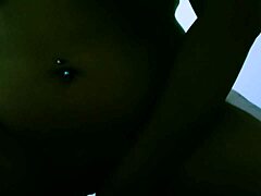 इस होममेड वीडियो में शौकिया सुलेन सांतोस, बड़ी गांड और स्तनों को वह ध्यान मिलता है जिसके वे हकदार हैं।