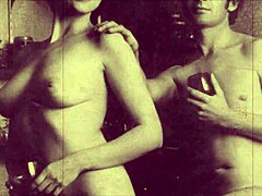 Vintage porno fotoshoot med en behåret moden MILF
