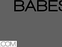 Babescom पर हाई डेफिनिशन में फेशियल और बस्ट प्ले