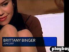 Sıcak çıplak Latin MILF Jessica Burciaga, tek başına çekilen videoda soyunuyor ve kışkırtıyor